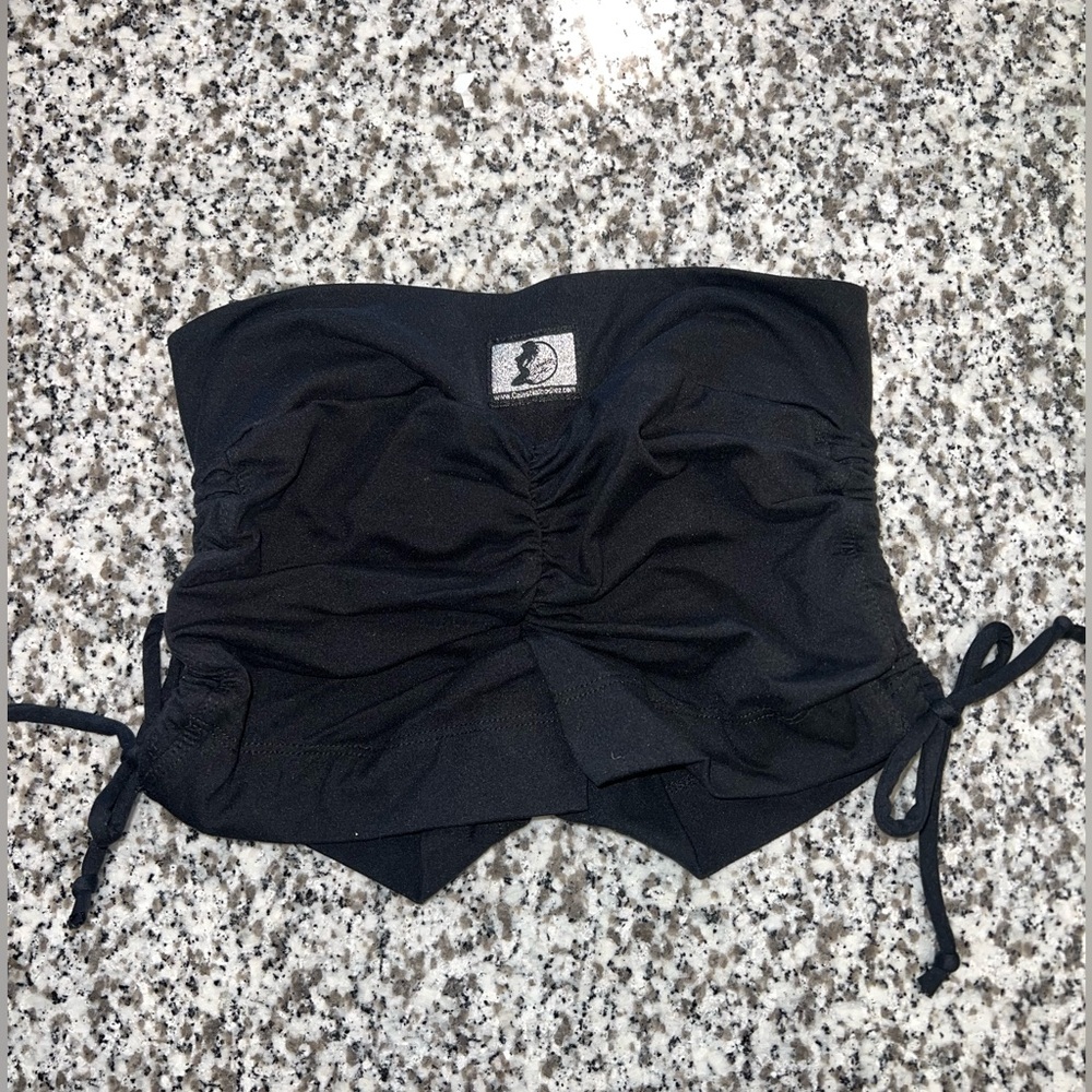 Black luxury workout shorts scrunch booty